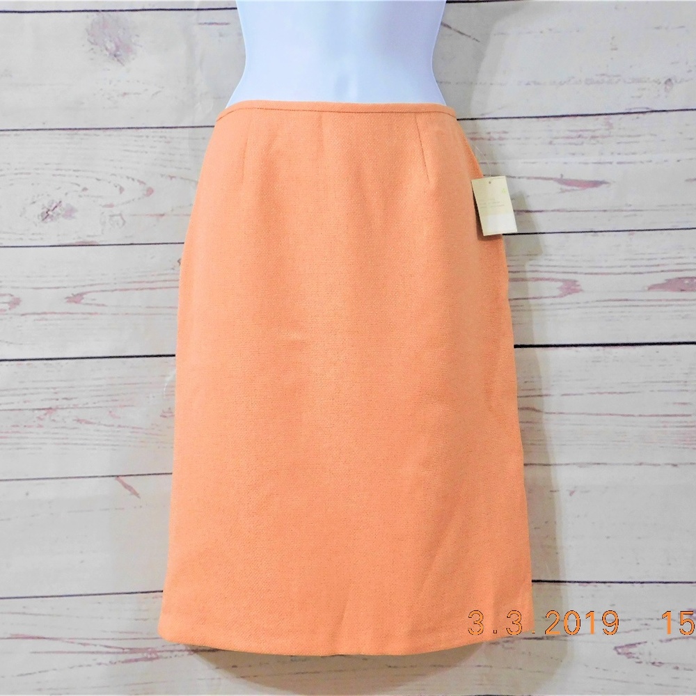 Liz Claiborne Pencil Skirt, Salmon, Size 4
